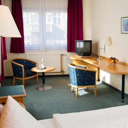 Hotel Berlin - Greenline Hotel Zossen Esterno foto