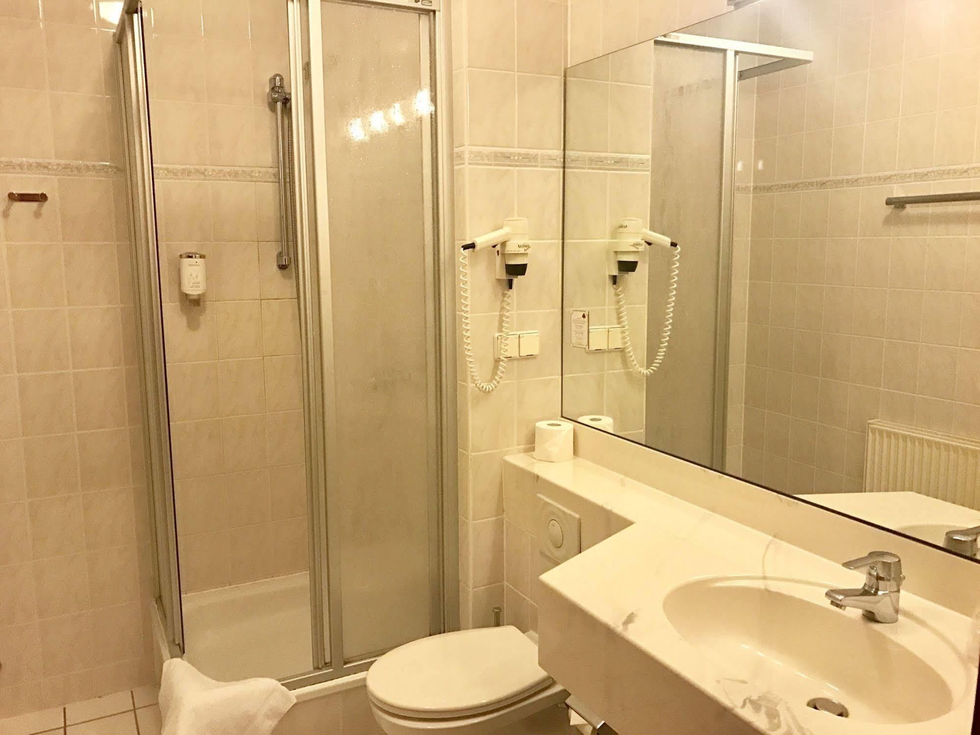 Hotel Berlin - Greenline Hotel Zossen Esterno foto
