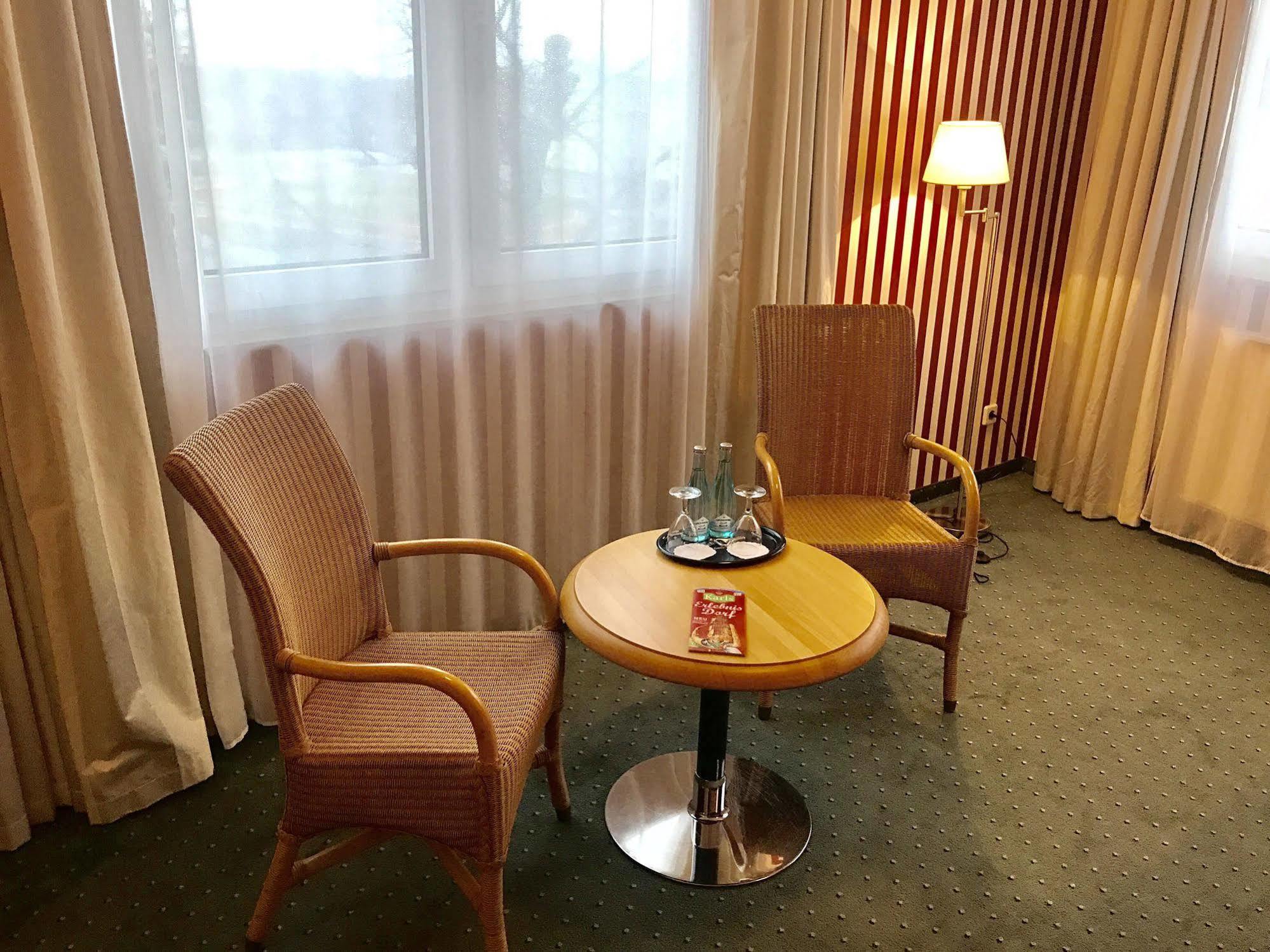 Hotel Berlin - Greenline Hotel Zossen Esterno foto